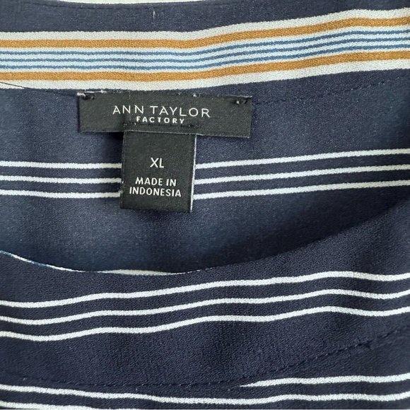 Ann Taylor Navy Blue Striped Roll-Tab Sleeve Scoop Neck Blouse Top Size XL - Picture 4 of 7